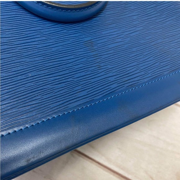 LOUIS VUITTON Alma Epi - Picture 6 of 13